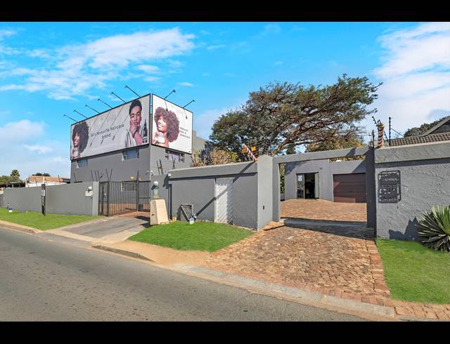 3 BEDROOM HOUSE FOR SALE IN WENDYWOOD